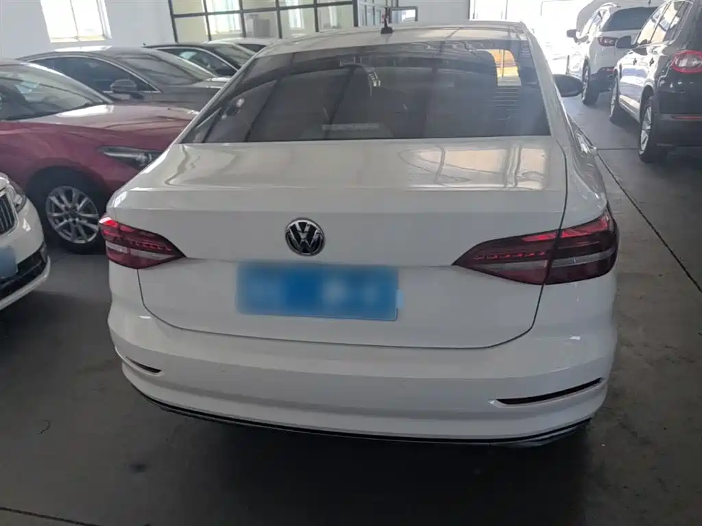 Volkswagen Lavida 2019 1.5L Automatic Comfort Edition China VI фото 6