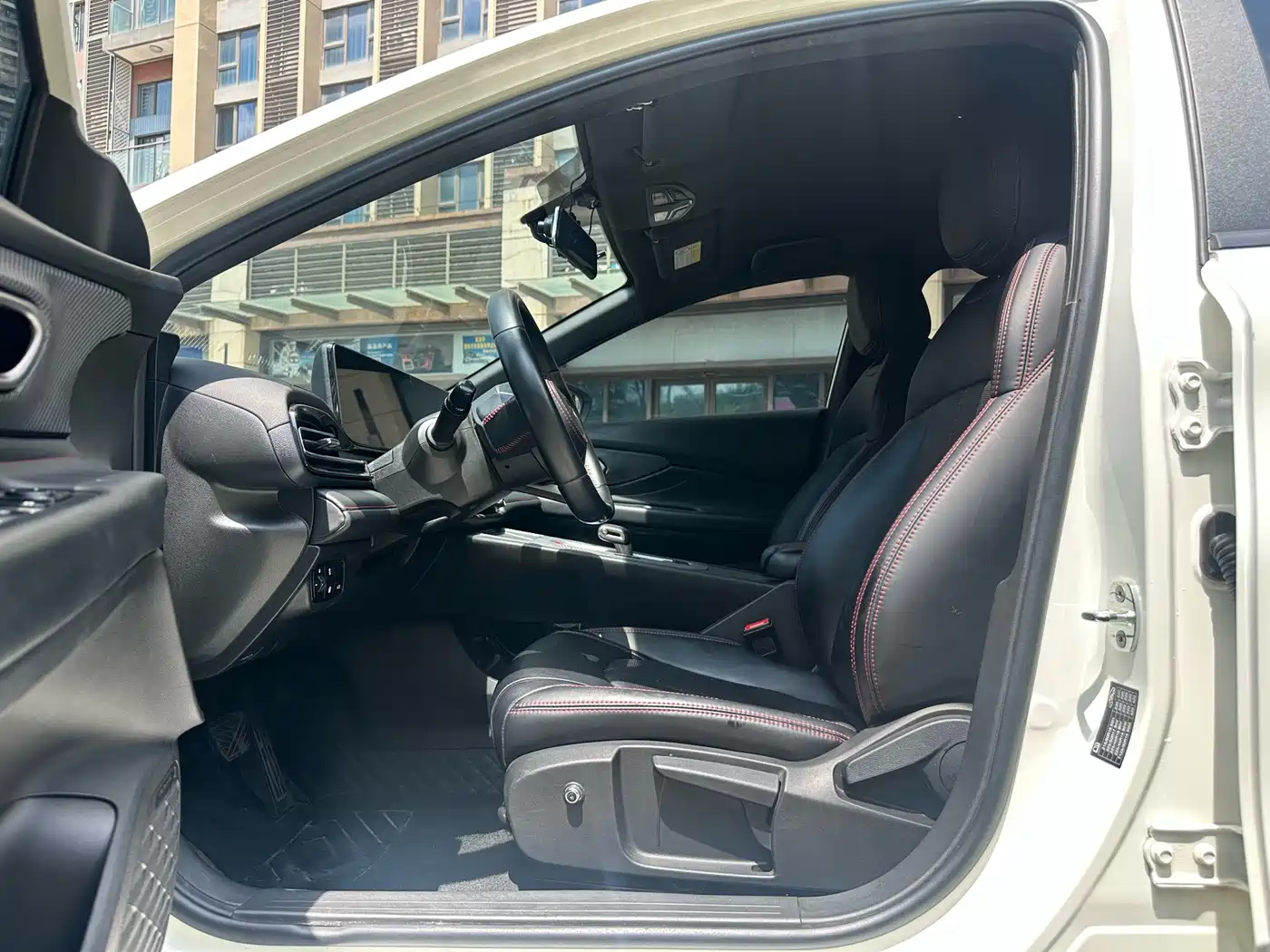 GAC Trumpchi Trumpchi Emkoo 2021 270T DCT J10 Sprinter Edition фото 10