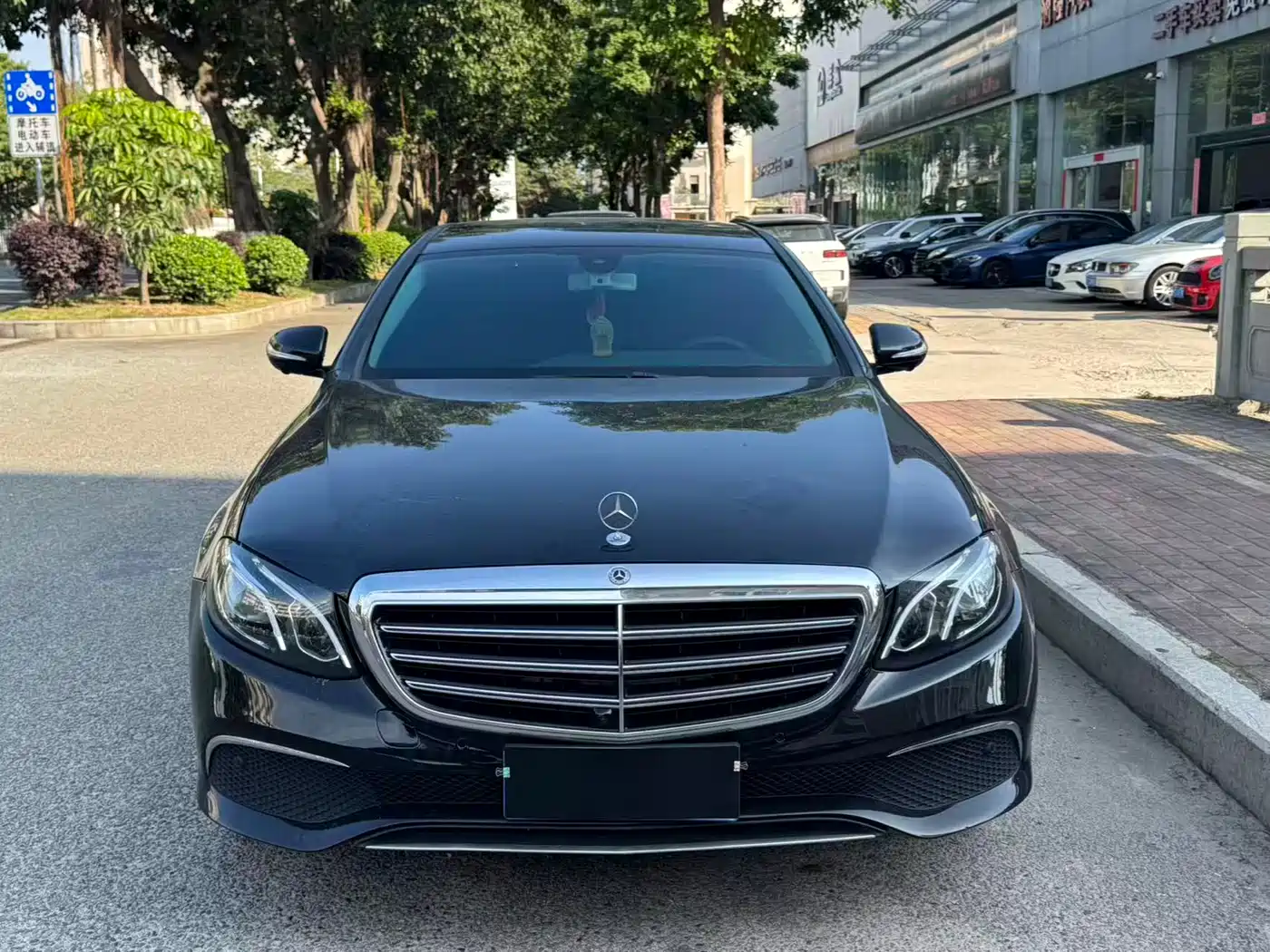 Mercedes-Benz E-Class 2019 E 300 L Luxury фото 2