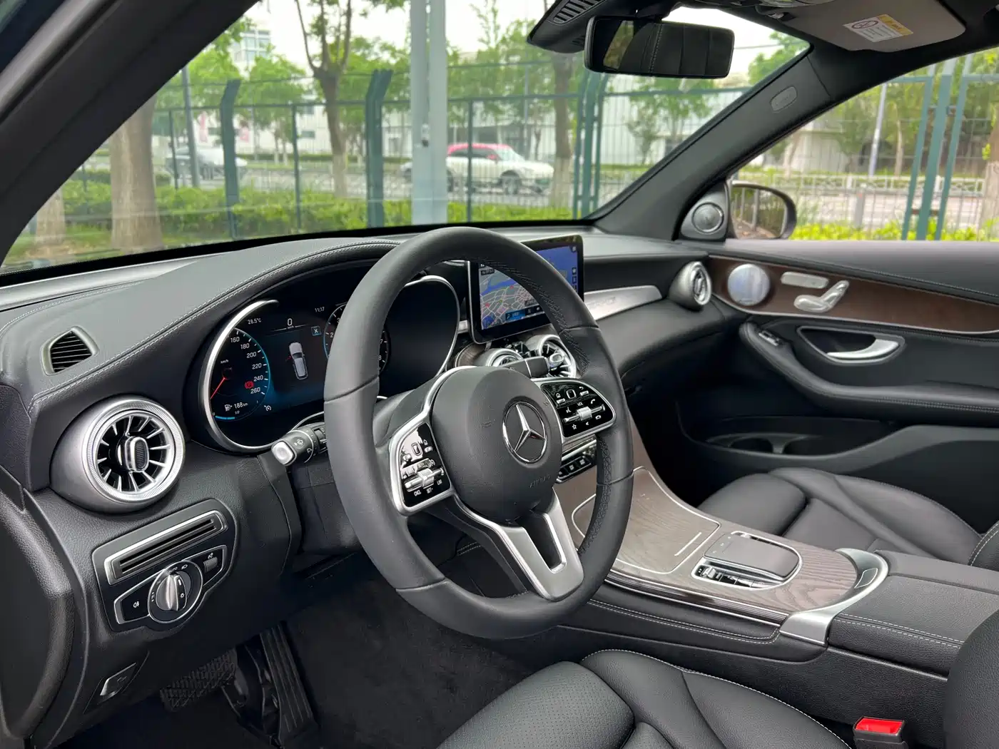 Mercedes-Benz GLC 2020 Facelift GLC 260 L 4MATIC Luxury фото 9
