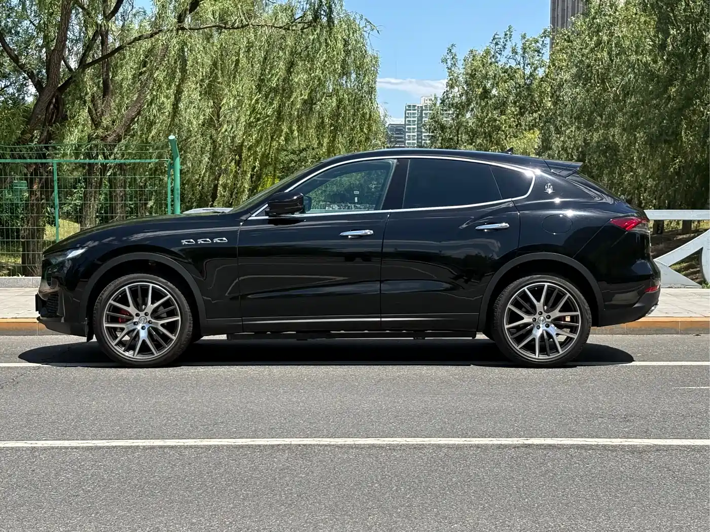Maserati Levante 2021 3.0T Standard Edition фото 4