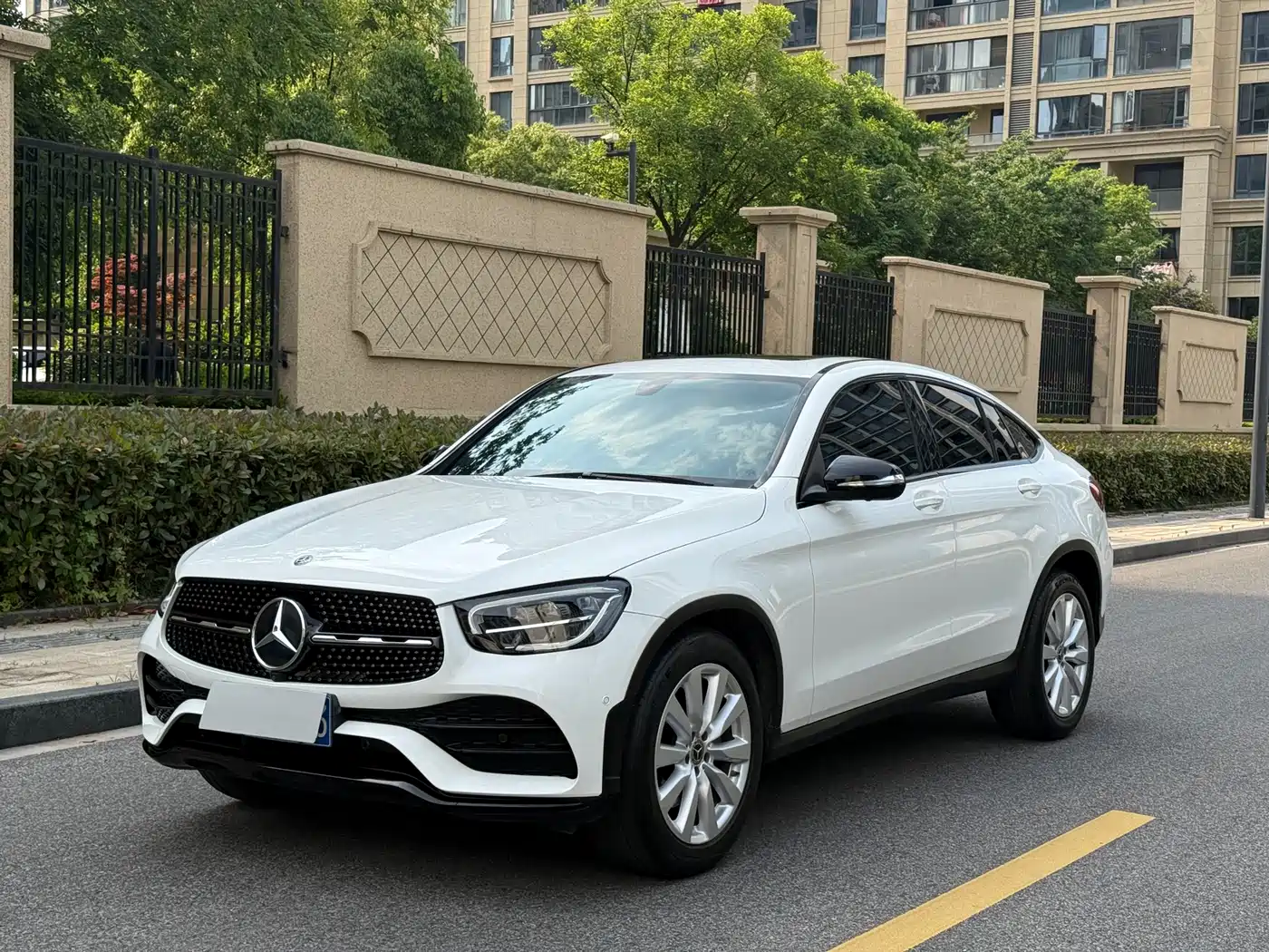 Mercedes-Benz GLC Coupe 2020 GLC 260 4MATIC Coupe SUV