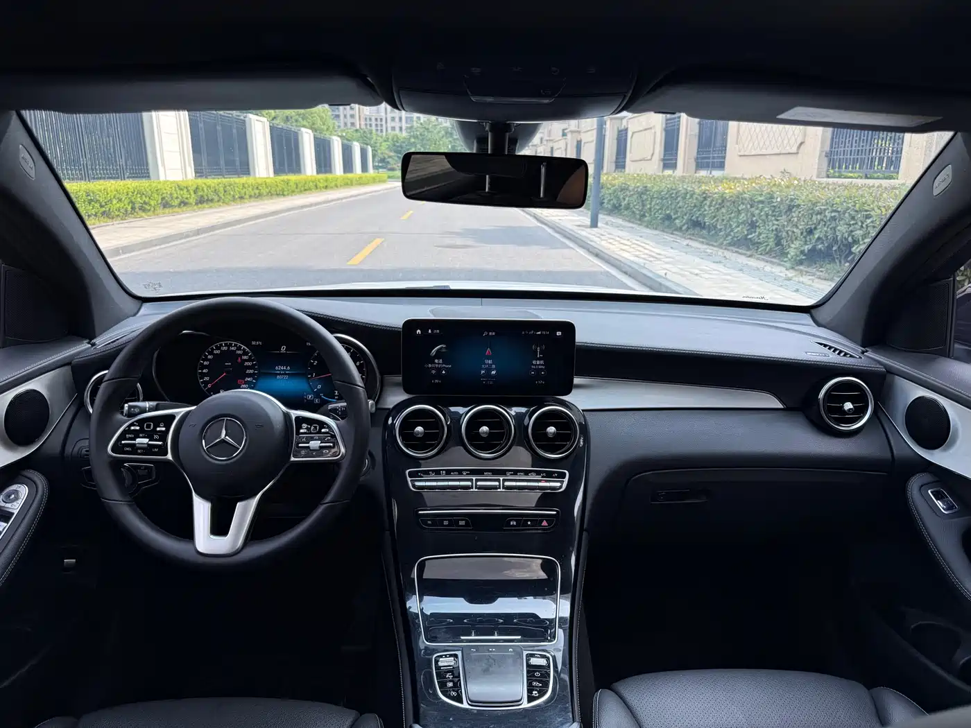Mercedes-Benz GLC Coupe 2020 GLC 260 4MATIC Coupe SUV фото 12
