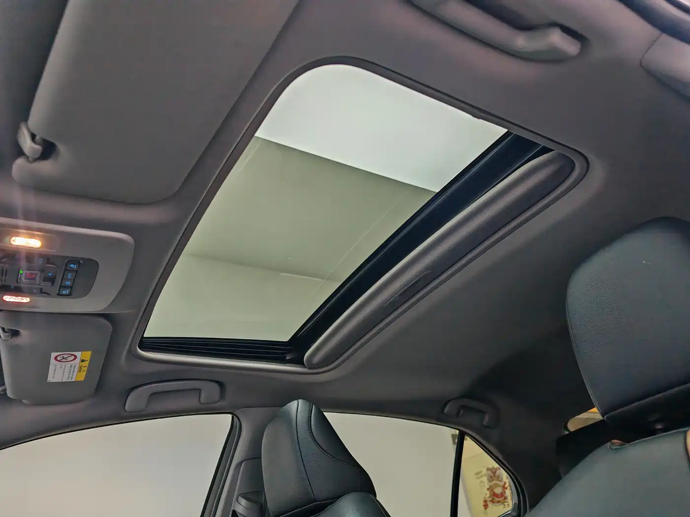 Toyota Camry 2023 2.0G Luxury Edition фото 18