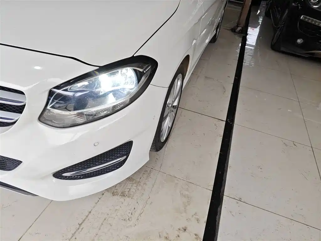 Mercedes-Benz B-Class 2018 B 200 Sport фото 17