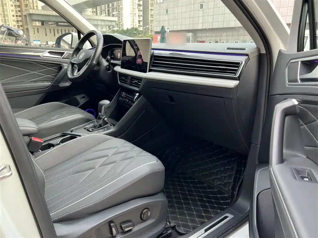 Volkswagen Tiguan L 2023 Facelift 330TSI Auto FWD R-Line Premium фото 9