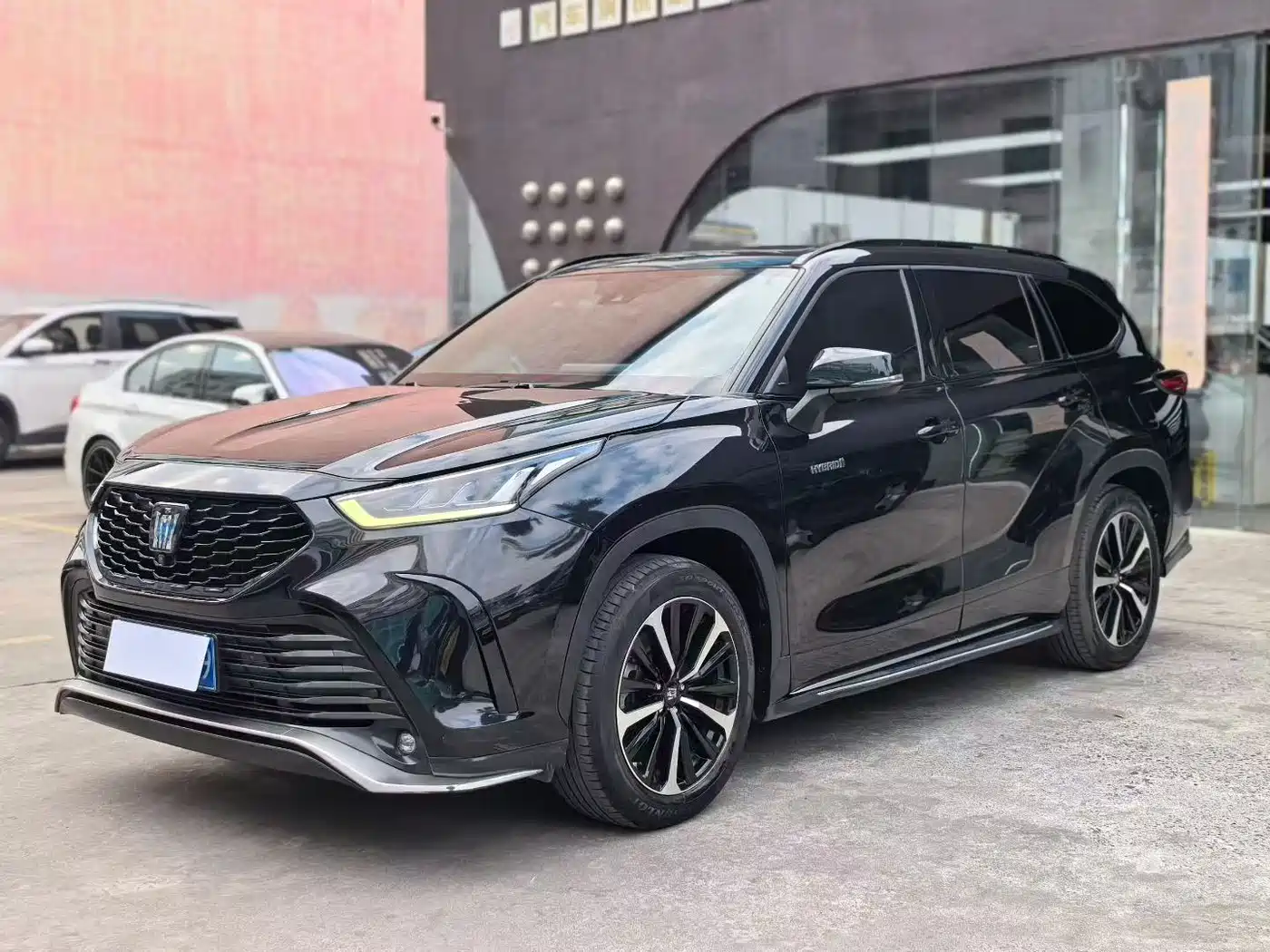 Toyota Crown Kluger 2022 2.5L HEV 4WD Premium Edition фото 3