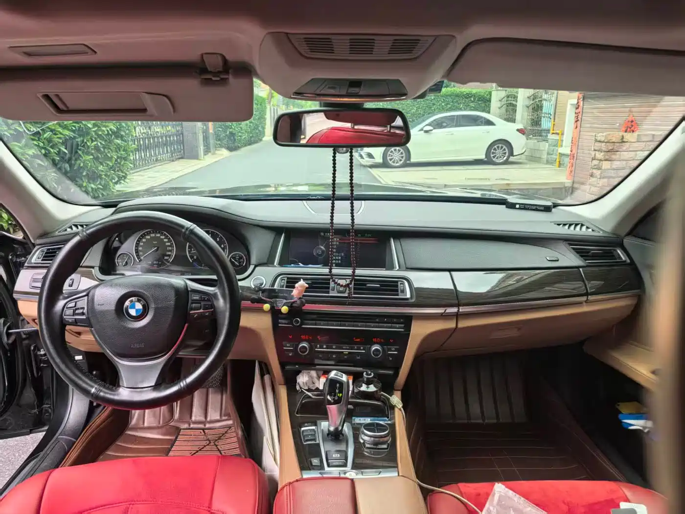 BMW 7 Series 2013 Model 740Li Luxury фото 8