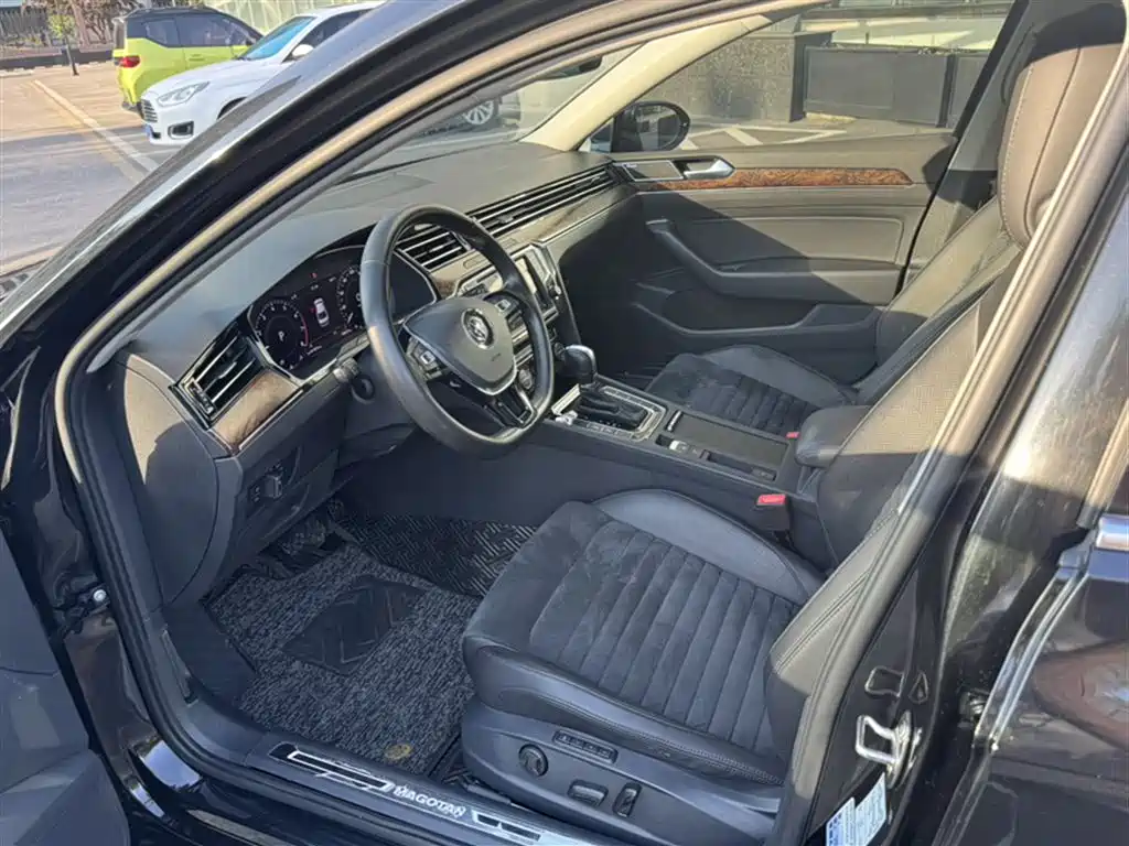 Volkswagen Magotan 2017 380TSI DSG Premium фото 23