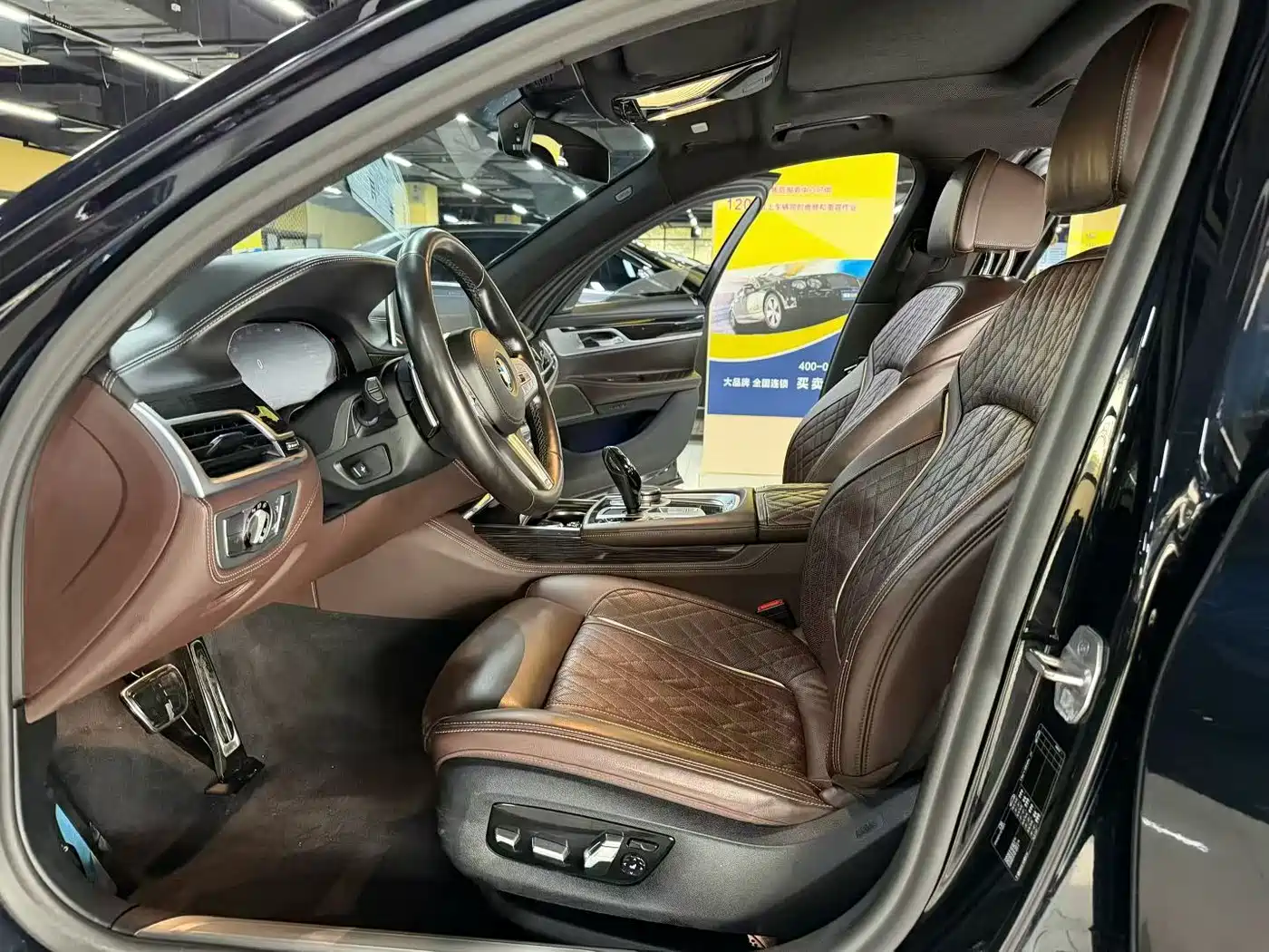 BMW 7 Series 2019 740Li Leading M Sport Package фото 8