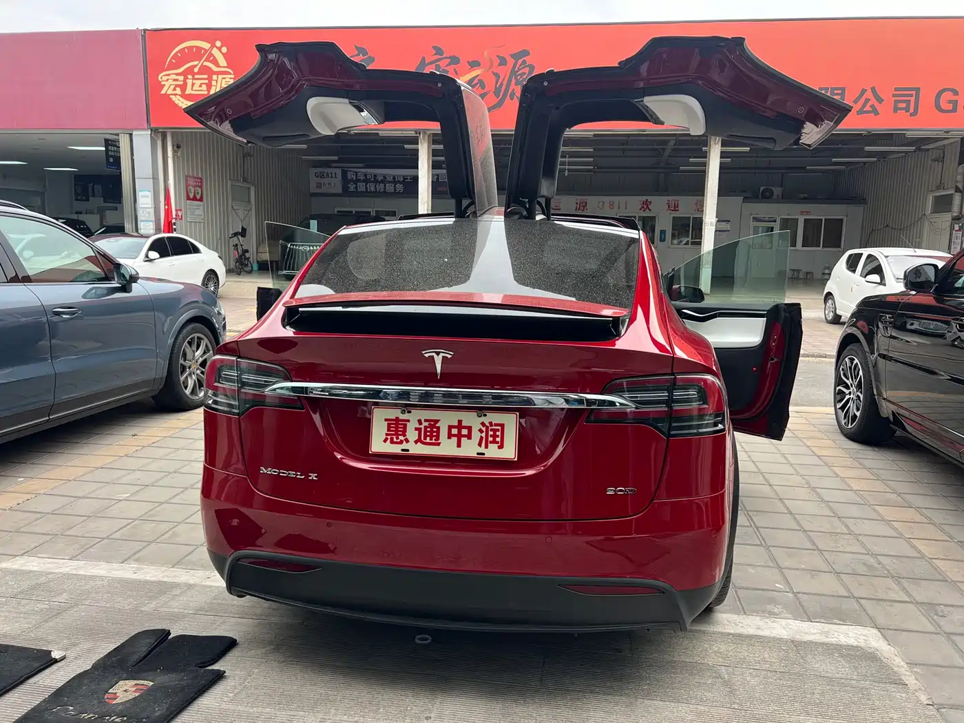 TESLA MODEL X