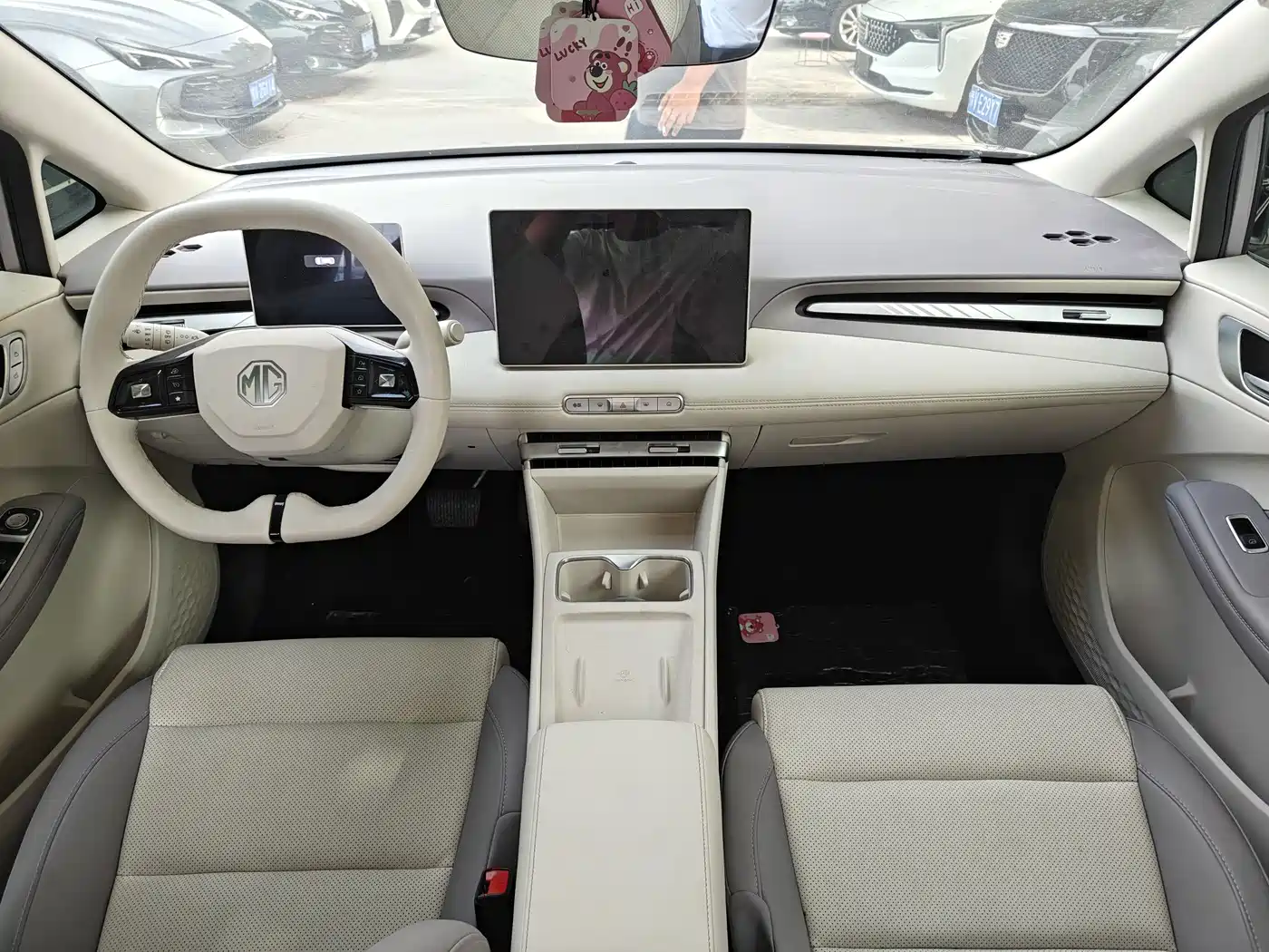 MG MG4 EV 2026 2025 Base Model