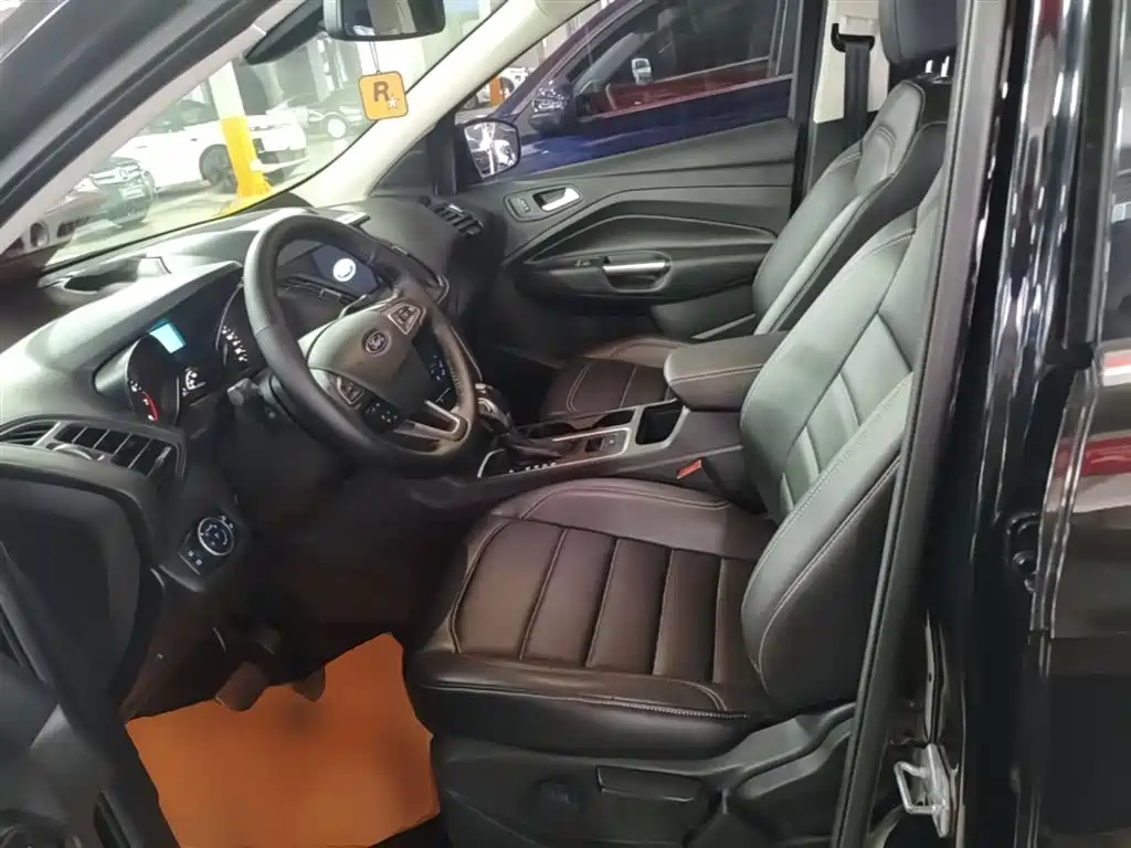 Ford Kuga 2019 2019 EcoBoost 180 2WD Platinum Wing Edition China VI