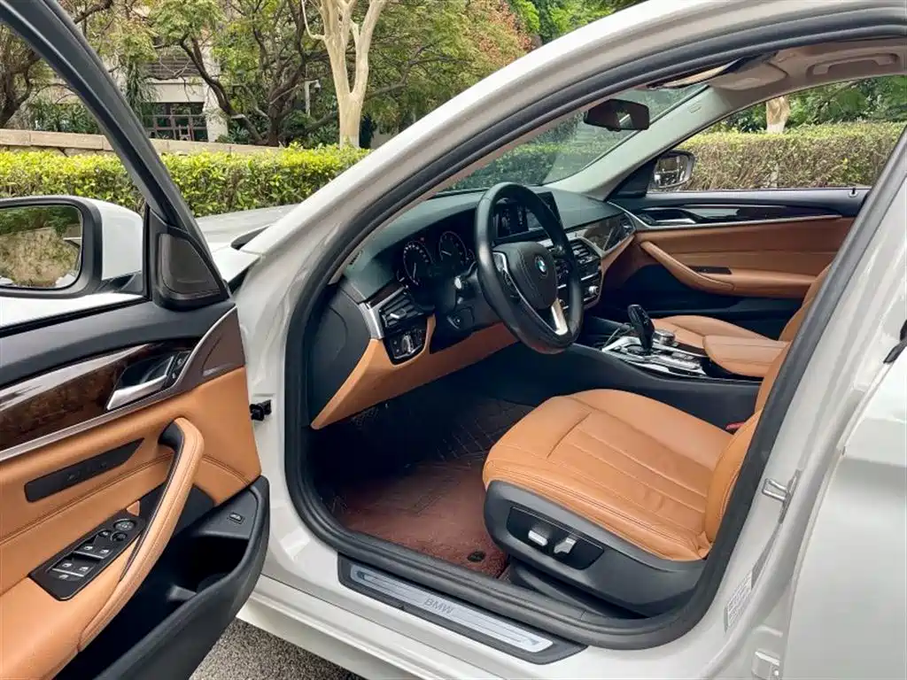 BMW 5 Series 2018 528Li Launch Special Edition фото 9