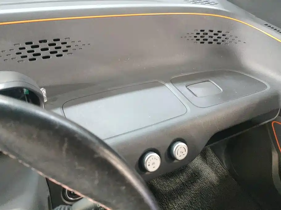 BAOJUN E100