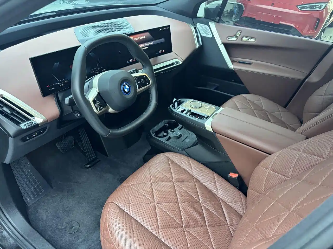 BMW iX M60 2022 M60 фото 10