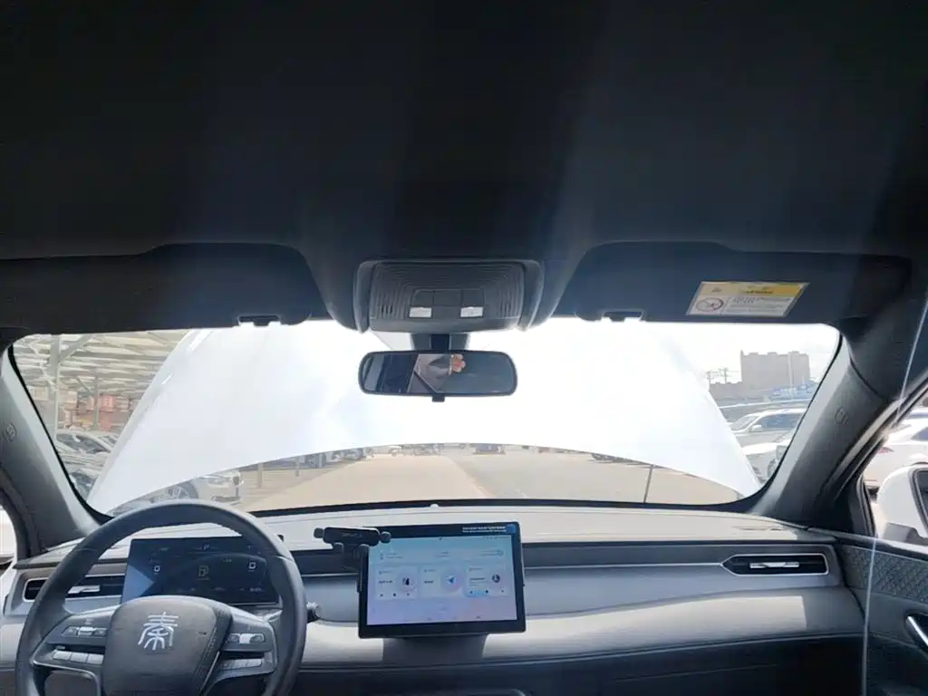 BYD Qin PLUS 2025 DM-i Smart Drive 55KM Leader фото 18