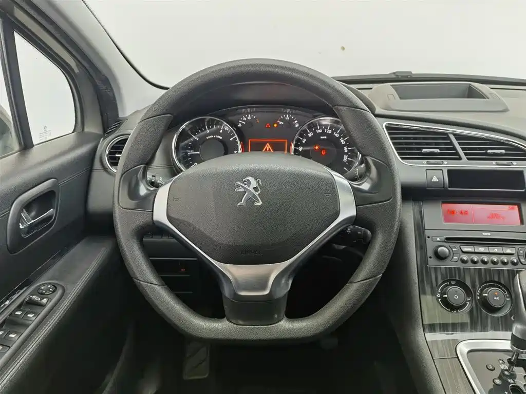 Peugeot 3008 2015 2.0L Automatic Classic Edition фото 11