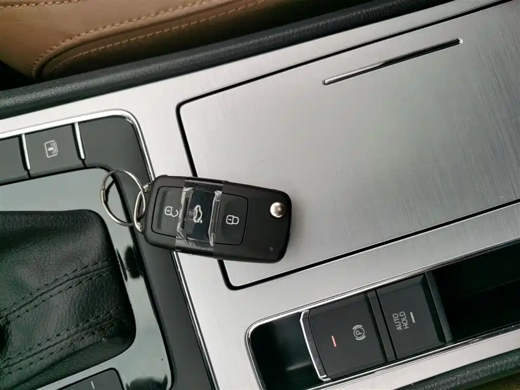 Volkswagen Passat 2014 1.8TSI DSG Executive Navigation Edition фото 9
