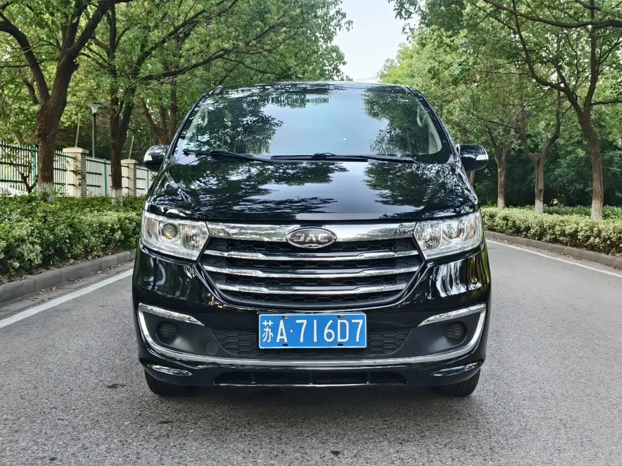 JAC Refine M3 2023 2023 PLUS 1.8L 9-seater Comfort CNG