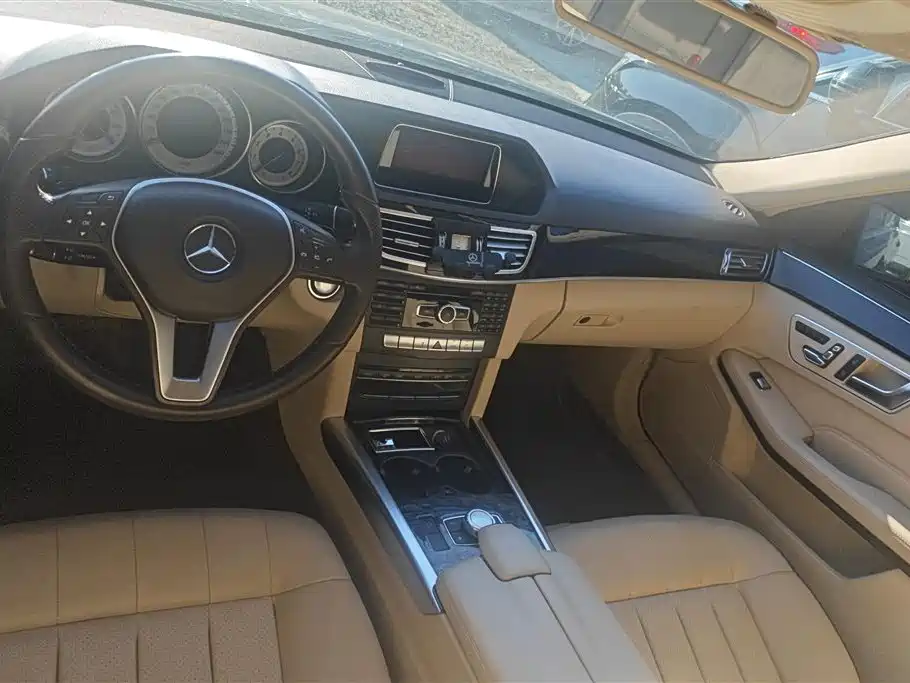Mercedes-Benz E-Class 2015 E 200 L Sport фото 12
