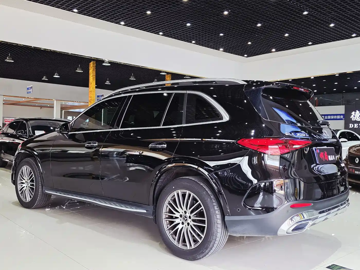 Mercedes-Benz GLC 2023 GLC 300 L 4MATIC Sport 5-Seater фото 14
