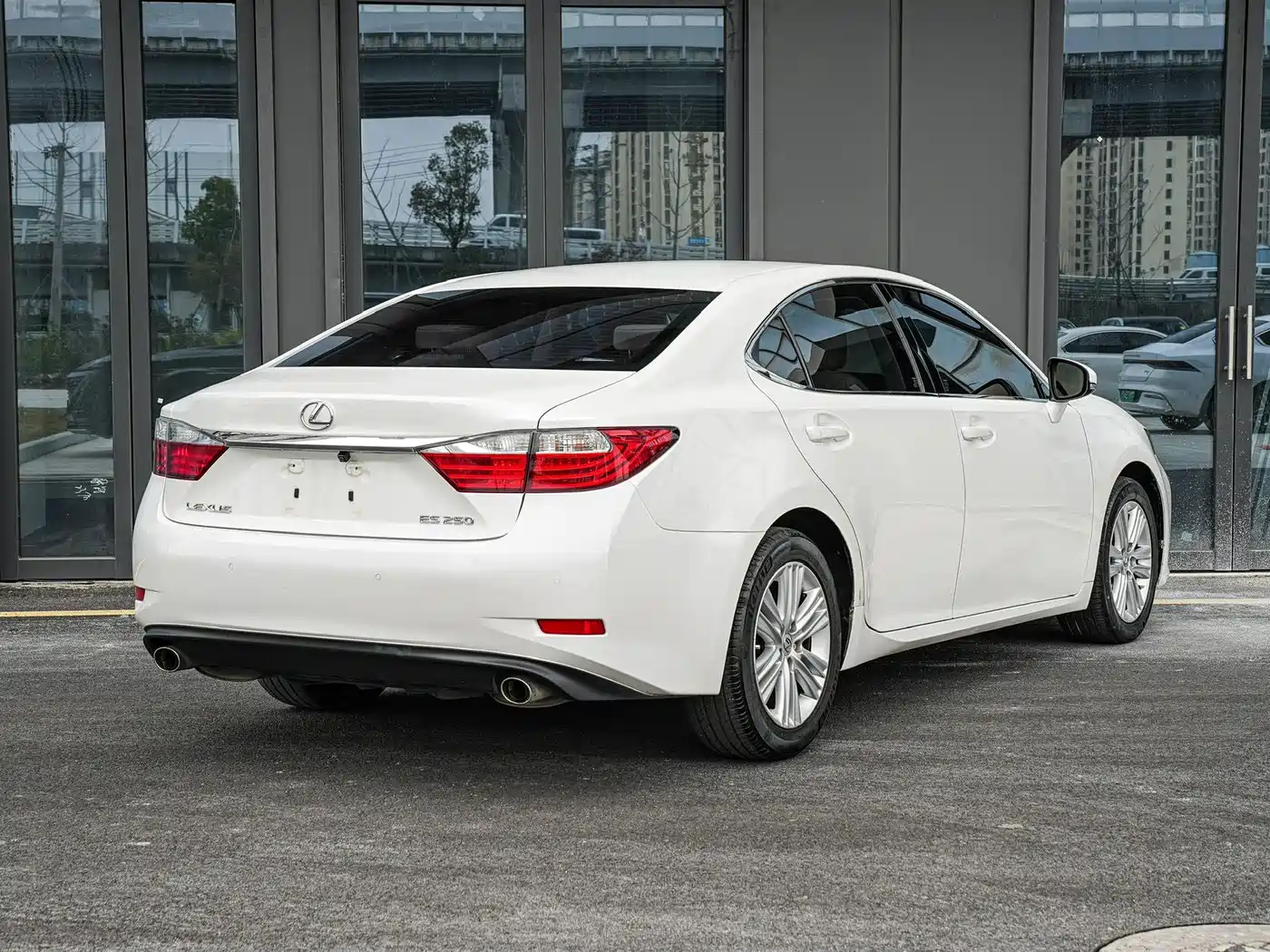 Lexus ES 2013 250 Elite Edition фото 4