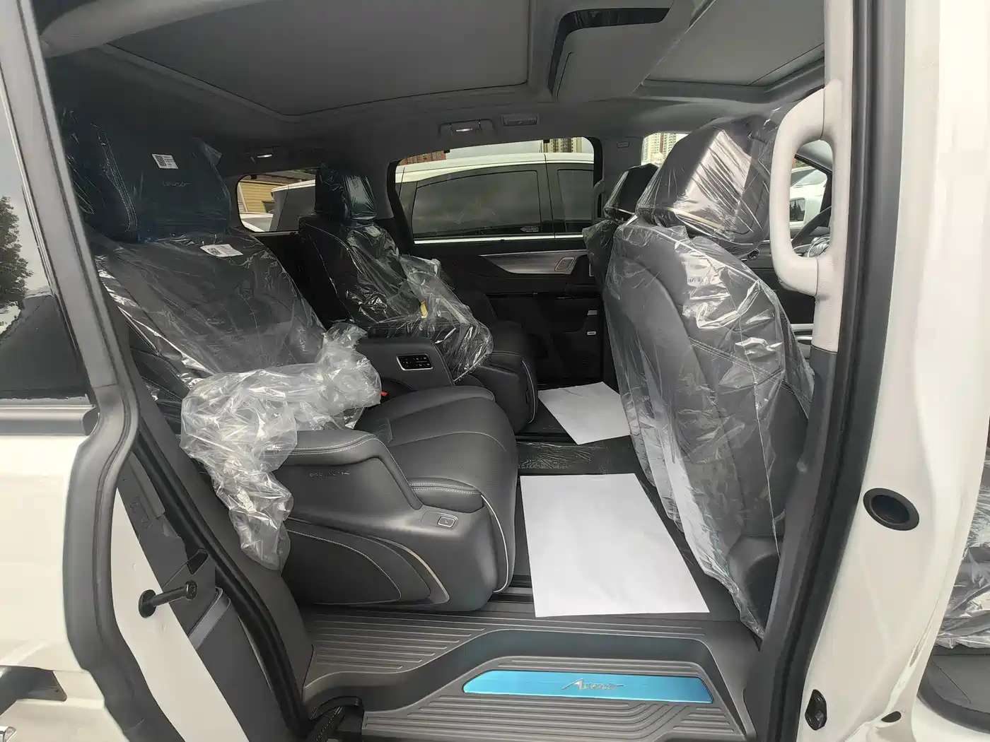 Buick GL8 2026 2026 Luzun Premium Edition