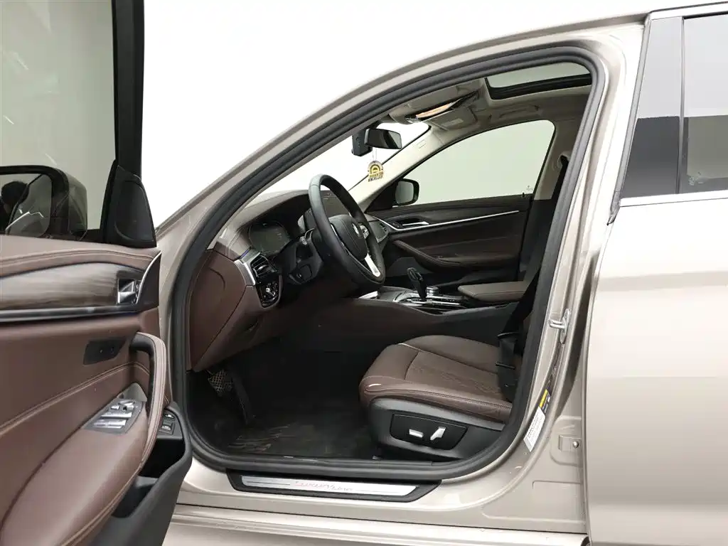 BMW 5 Series New Energy 2021 535Le Luxury Package фото 11