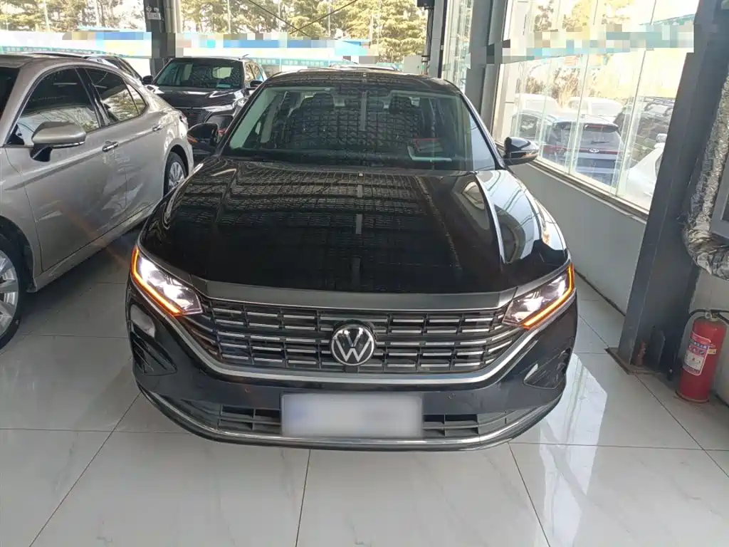 Volkswagen Passat 2022 330TSI Elite Edition фото 3