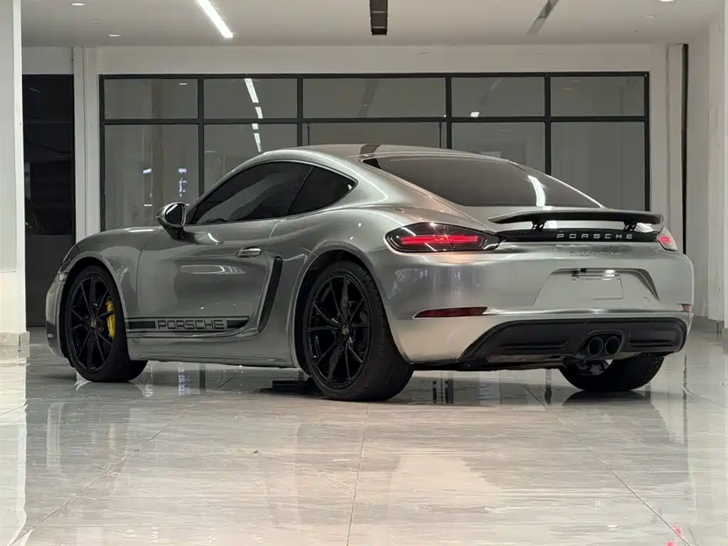 Porsche 718 2018 Cayman 2.0T фото 8