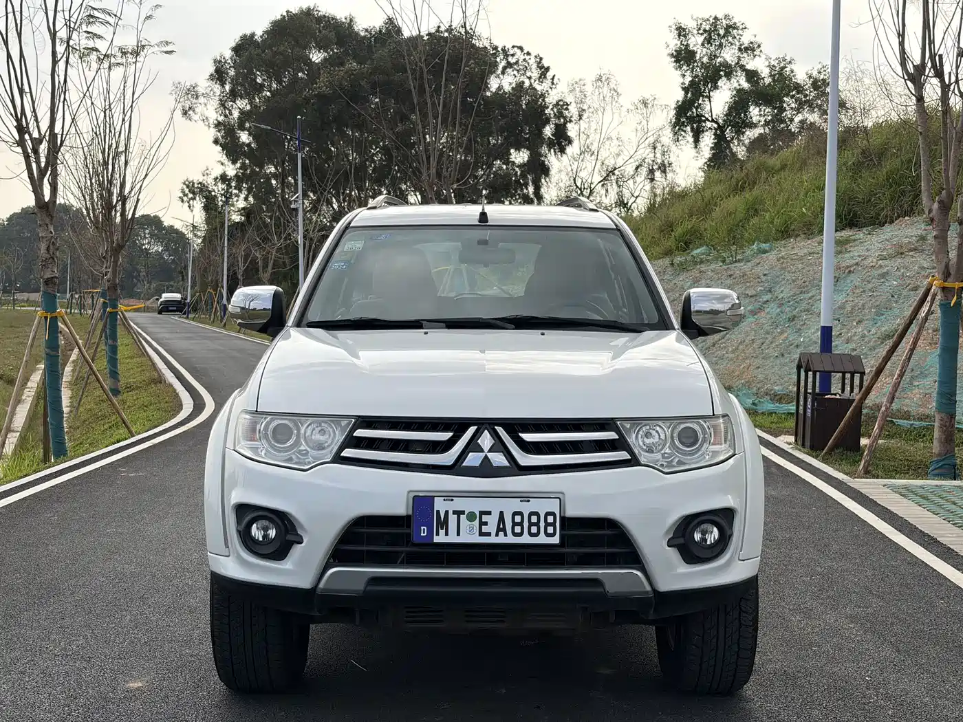 Mitsubishi Pajero Sport 2013 3.0L AWD Executive фото 2