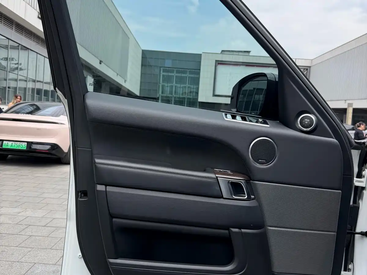 Land Rover Range Rover Sport PHEV 2018 Model P400e фото 3