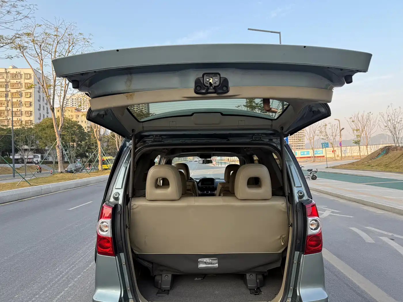 Dongfeng Yuxuan 2010 2009 2.5L Auto Luxury Edition