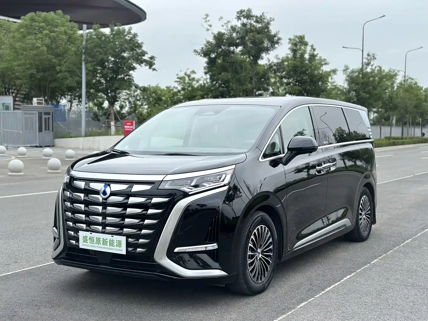 Denza D9 2022 DM-i 970 All-Wheel Drive Honor Edition
