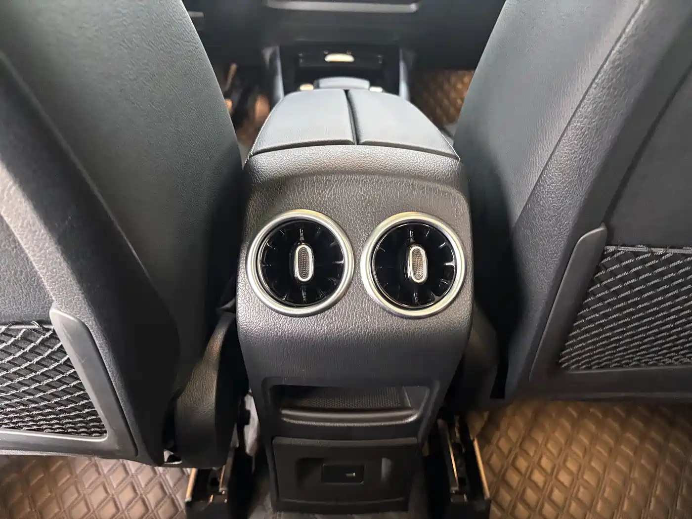 Mercedes-Benz GLA 2023 2023 GLA 220