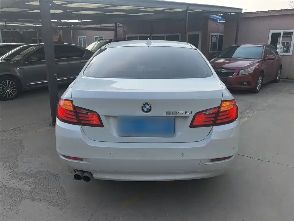 BMW 5 Series 2017 525Li Leading Edition фото 5