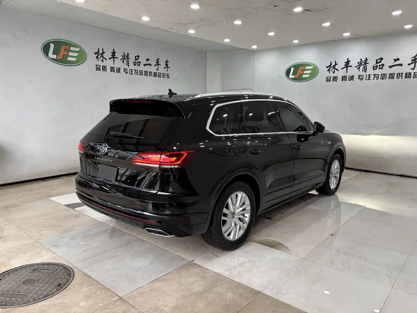 VOLKSWAGEN TOUAREG