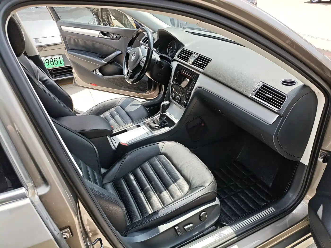 Volkswagen Passat 2014 2.0TSI DSG Executive Edition фото 8