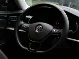 Фото 14 - Volkswagen Passat
