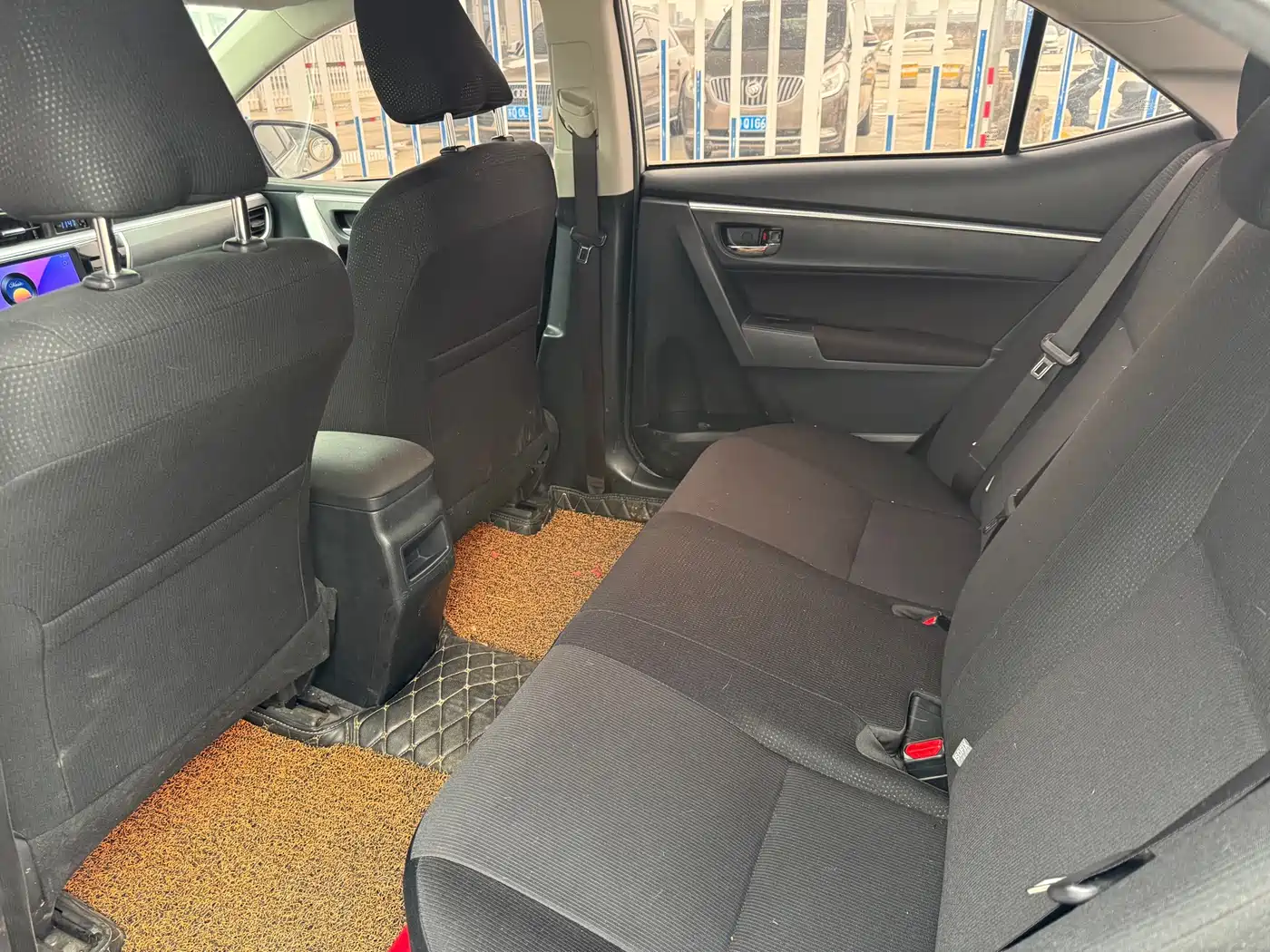 Toyota Corolla 2017 Facelift 1.6L S-CVT GL фото 7