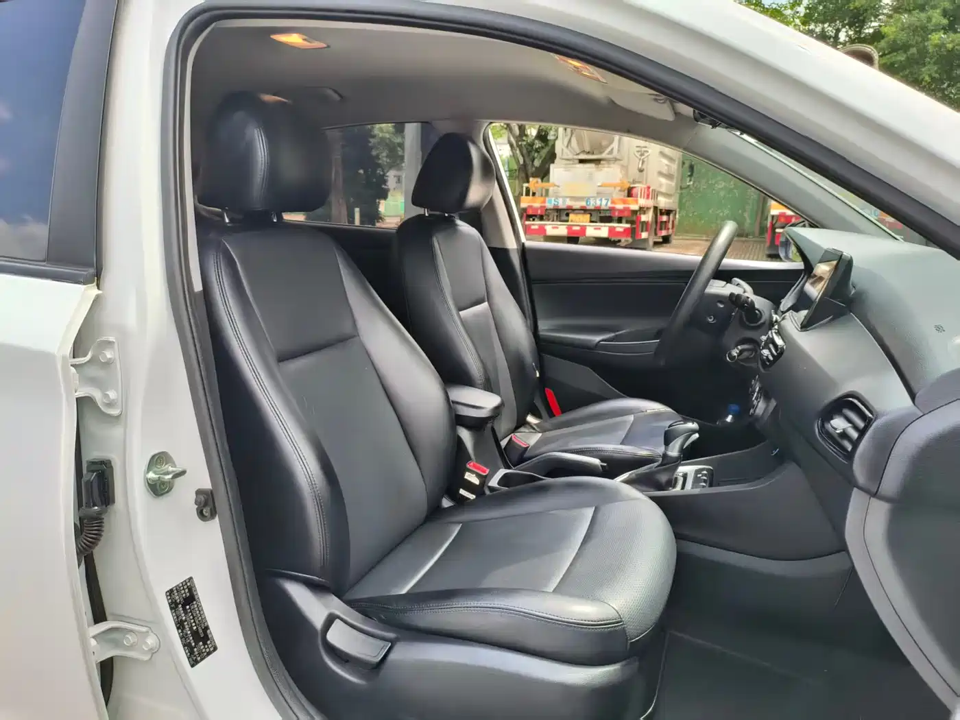 Hyundai Elantra 2020 1.6L Auto GL Pleasing Edition фото 11