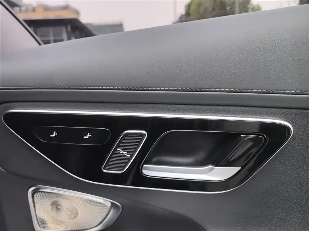 Mercedes-Benz C-Class 2023 C 260 L Night Edition Sport фото 15