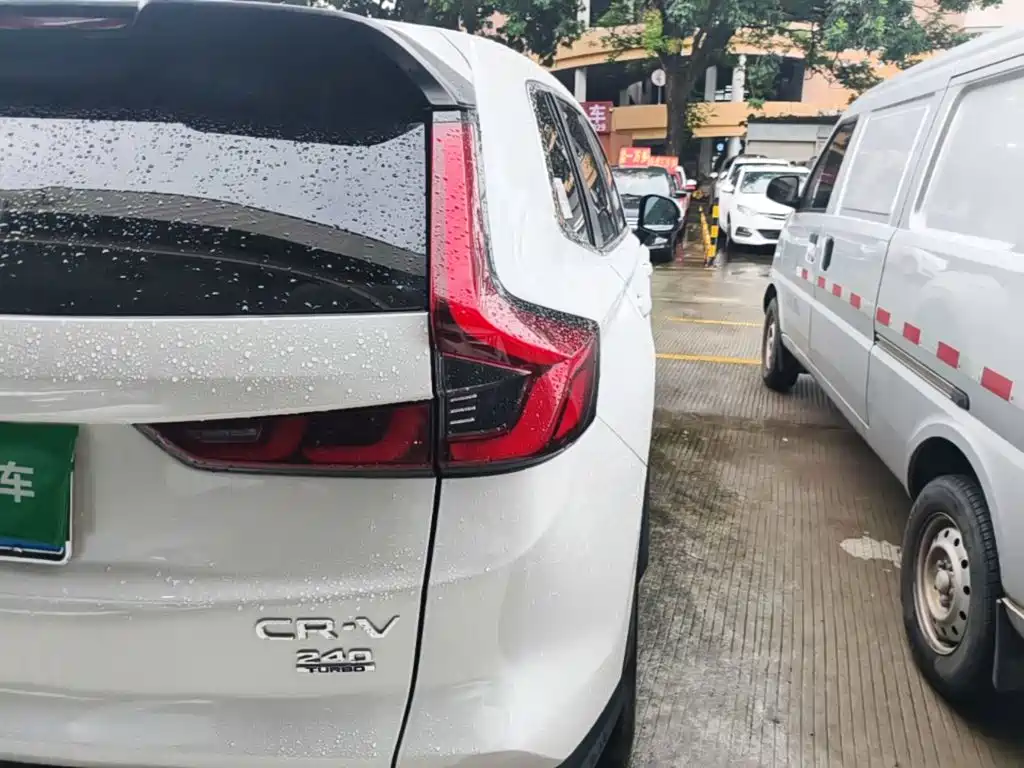 Фото 8 - Honda CR-V