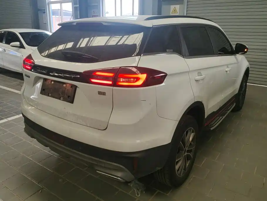 Фото 3 - Geely Boyue