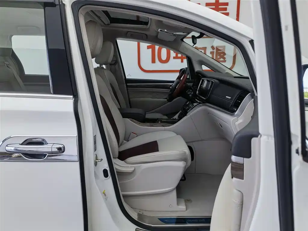 GAC Trumpchi Trumpchi M8 2018 320T Luxury Edition фото 23