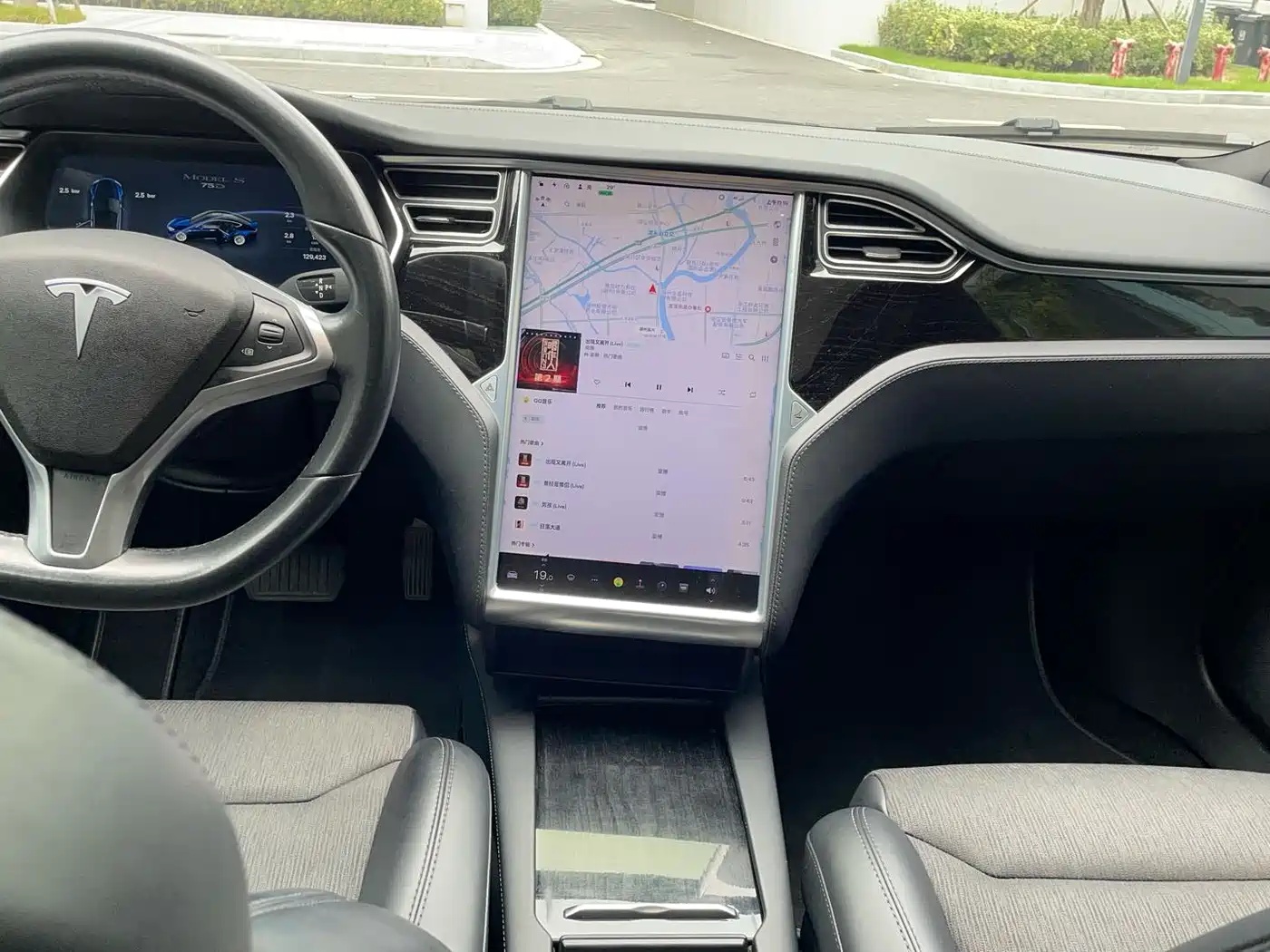 TESLA MODEL S