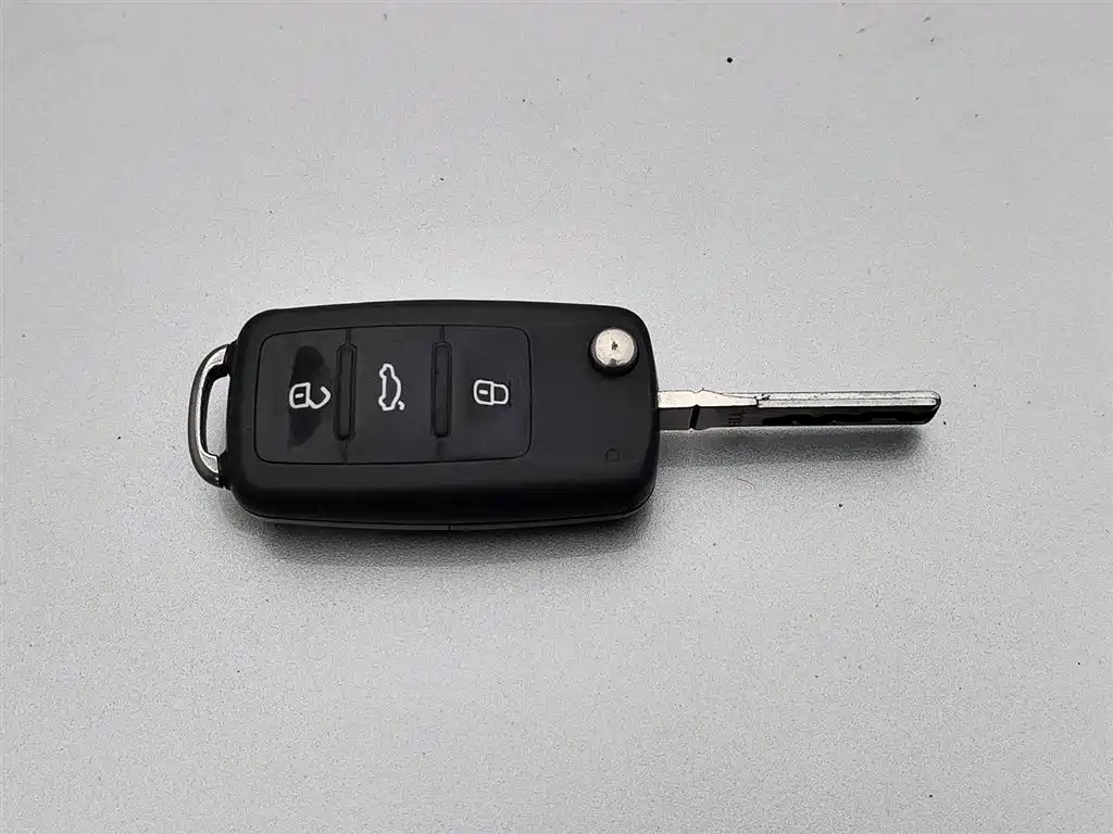 Volkswagen Sagitar 2012 1.6L Automatic Comfort Type фото 19