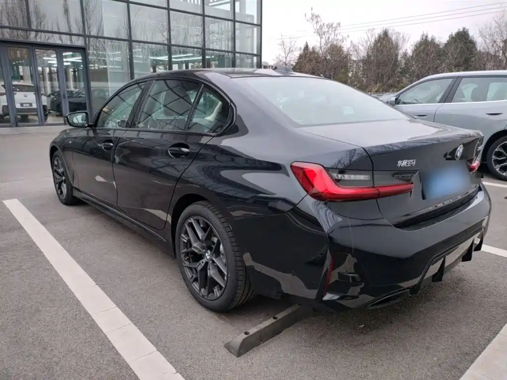 BMW 3 Series 2025 330Li M Sport Night Edition фото 5