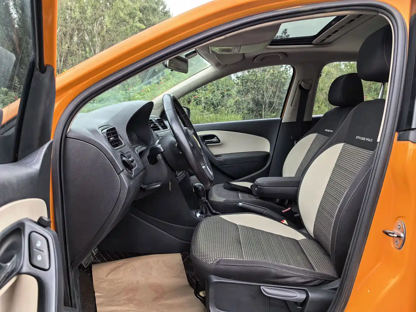 Volkswagen Polo 2013 2012 1.6L Cross Polo AT